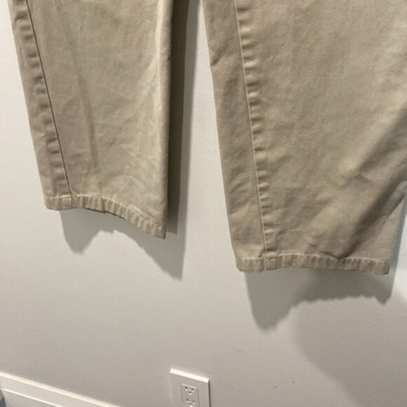 Amazon Essentials Straight-fit Wrinkle-Resistant Flat-Front Chino Pant - Picture 4 of 12